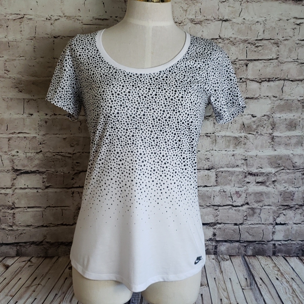Nike Athletic Cut Short Sleeve T Shirt